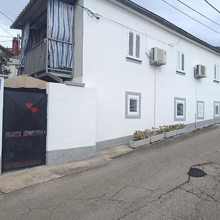 Studio Linda Чавле Экстерьер фото