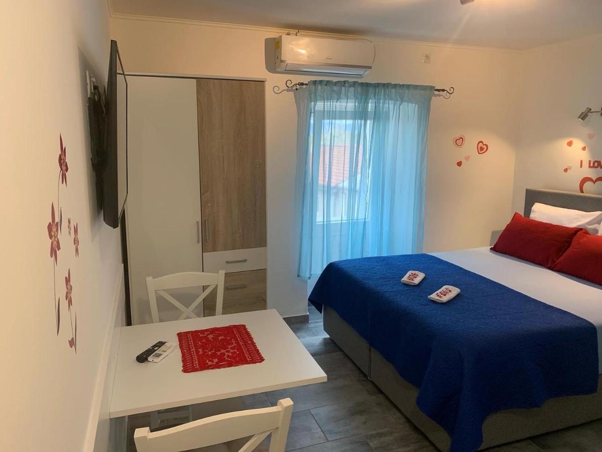 Studio Linda Чавле Экстерьер фото